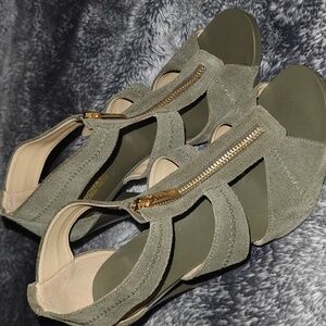 Michael Kors Berkley T-Strap heel sandals